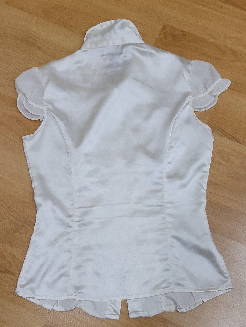 Max Rave White Satin Ruffle-Trim Button Blouse - Picture 3 of 3